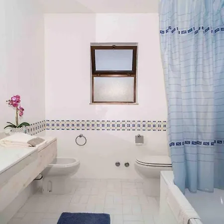 Beach Aparment With Wonderful Seaviews And Pool