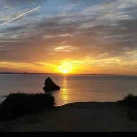 Daire Beach Aparment With Wonderful Seaviews And Pool