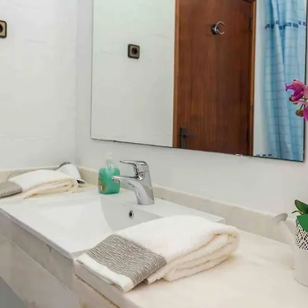 Daire Beach Aparment With Wonderful Seaviews And Pool